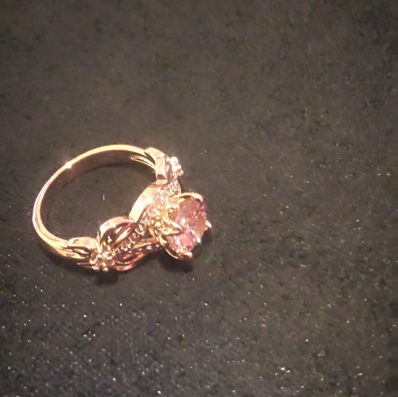 Women's Size 6 Rose gold CZ stone ring - Picture 3 of 6
